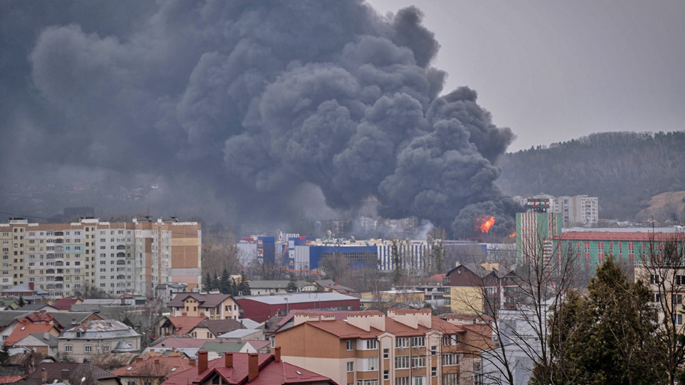 arouraios-image-lviv_ukraine_strike_art-1