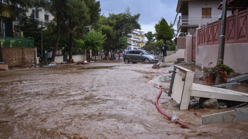 Φονικές πλημμύρες στη Μάνδρα: Σήμερα η απόφαση του δικαστηρίου – Τι είχε προτείνει η εισαγγελέας