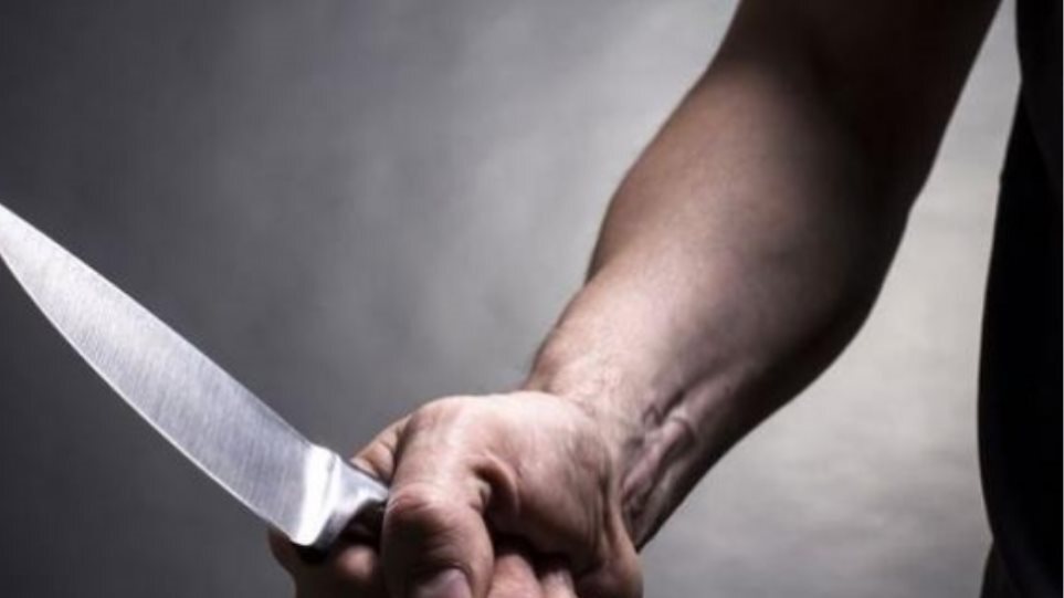 Μεσολόγγι: Περαστικοί έτρεψαν σε φυγή επίδοξους ληστές που απειλούσαν το θύμα τους με μαχαίρι