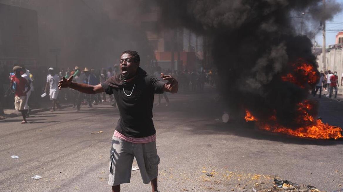 Αϊτή: Οδομαχίες συμμοριών στο κέντρο της Πορτ-ο-Πρενς