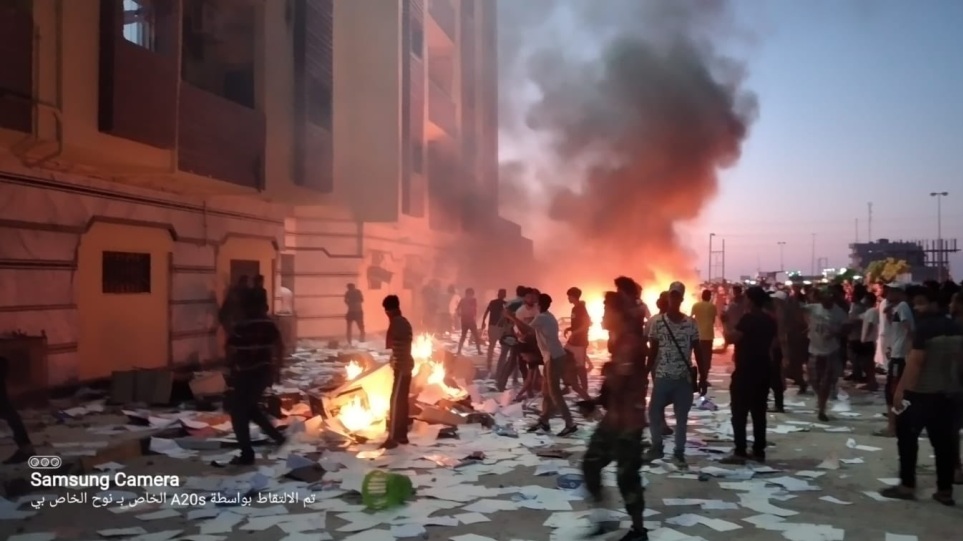Αναβρασμός στη Λιβύη: Διαδηλωτές εισέβαλαν στο κοινοβούλιο στο Τομπρούκ