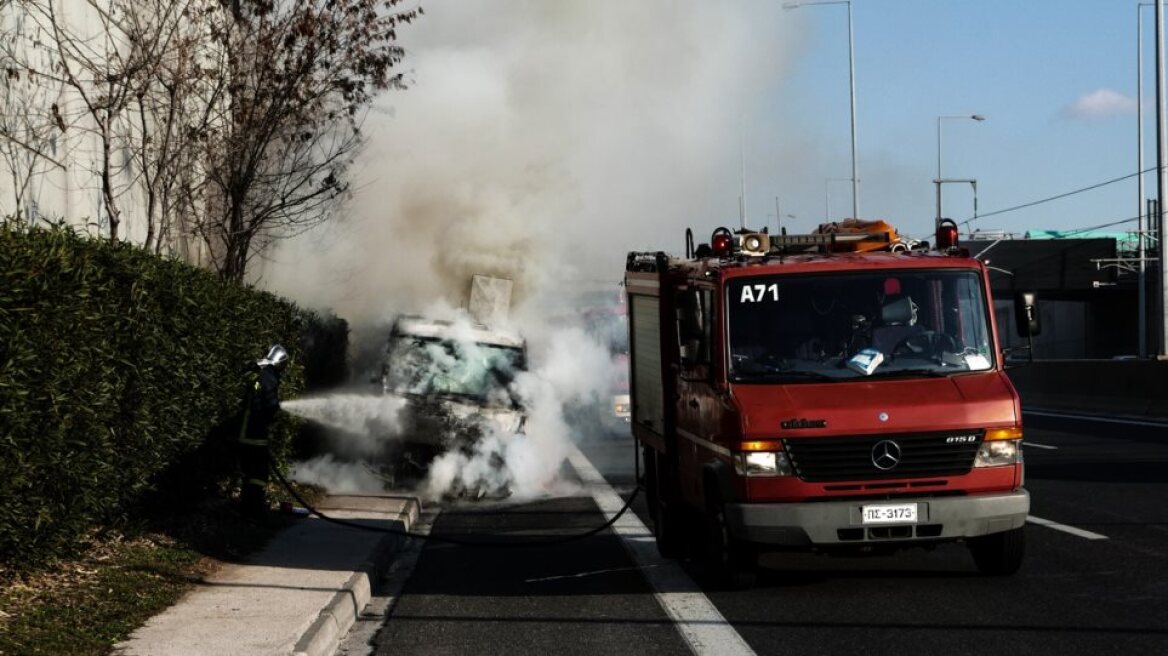 Θεσσαλονίκη: Φωτιά σε φορτηγό στα Διόδια Ωραιοκάστρου