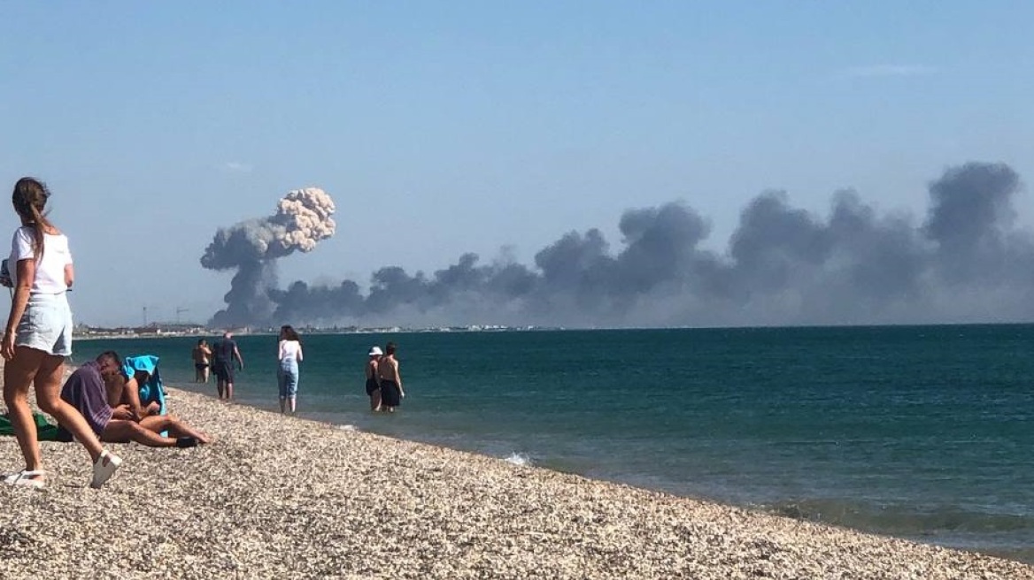 Πόλεμος στην Ουκρανία: Μπαράζ εκρήξεων σε  ρωσική αεροπορική βάση στην Κριμαία