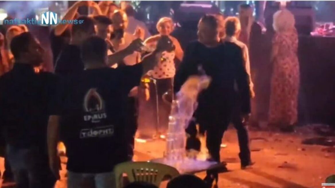 Βίντεο: Έβαλαν φωτιά σε… γυάλινα ποτήρια ουίσκι στο Αντίρριο