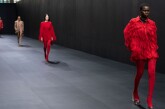 PFW: Από τον πρωτοποριακό «εφιάλτη» του Balenciaga στην πιο δημοκρατική συλλογή του οίκου Valentino