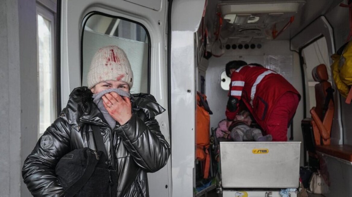 Πόλεμος στην Ουκρανία: Παύση στις επιχειρήσεις του Ερυθρού Σταυρού για λόγους ασφαλείας