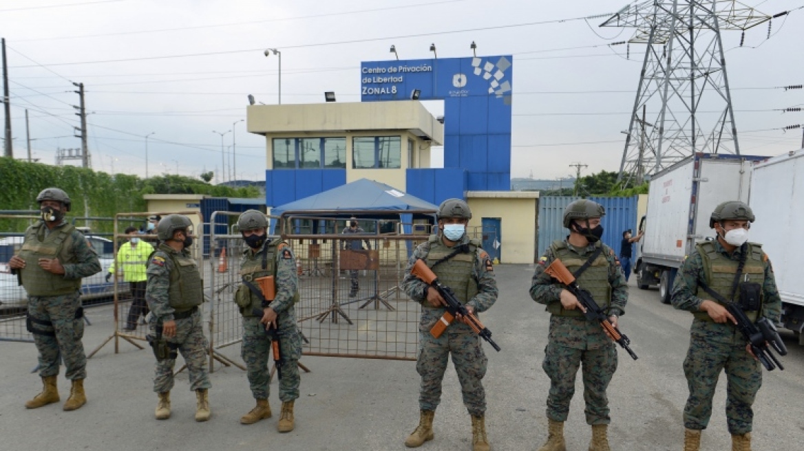 arouraios-image-ecuador_prison