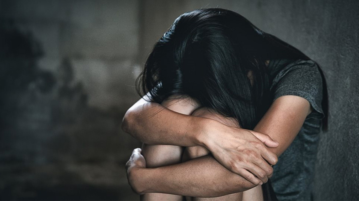Αθήνα: Δύο συλλήψεις για σeξουαλική κακοποίηση ανήλικης – Τη βιάζαν και την εξέδιδαν