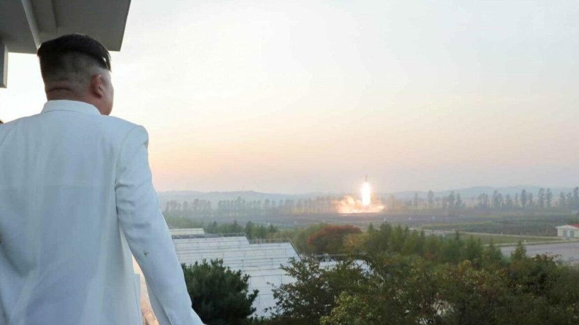 Βόρεια Κορέα: Ο Κιμ Γιονγκ Ουν επιβλέπει γuμνάσια τακτικής μονάδας πυρηνικού πολέμου