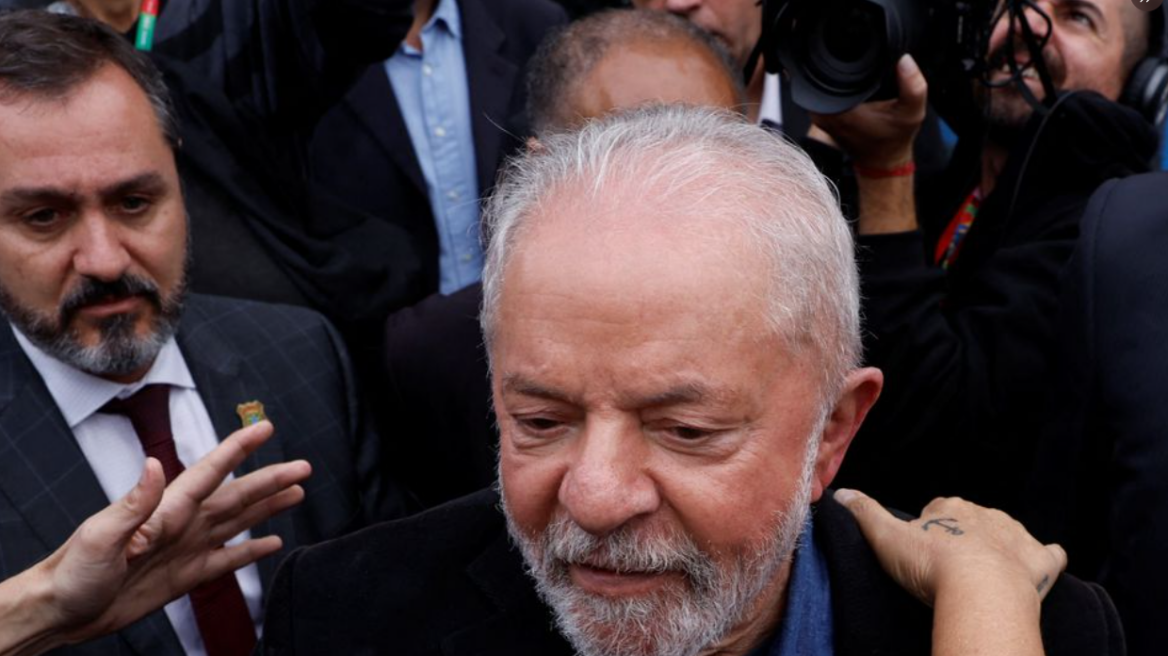 Βραζιλία: Ο Λούλα διευρύνει στις 9 μονάδες το προβάδισμά του έναντι του Μπολσονάρου ενόψει 2ου γύρου των εκλογών