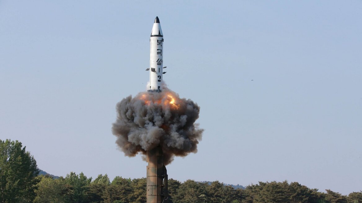 Βόρεια Κορέα: Εκτόξευσε βαλλιστικό πύραυλο προς ανατολική κατεύθυνση, ανακοίνωσαν Νότια Κορέα και Ιαπωνία