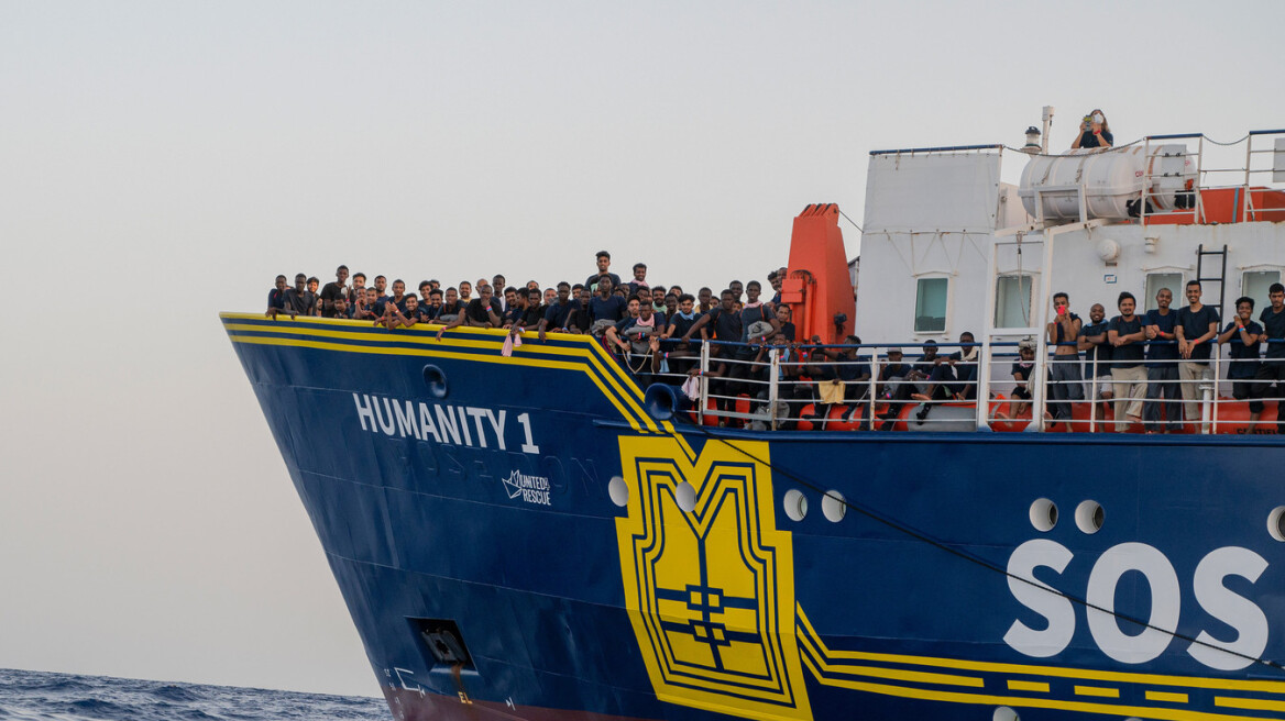 Ιταλία: Η κυβέρνηση επέτρεψε σε πλοίο με 179 μετανάστες να προσεγγίσει το λιμάνι της Κατάνης