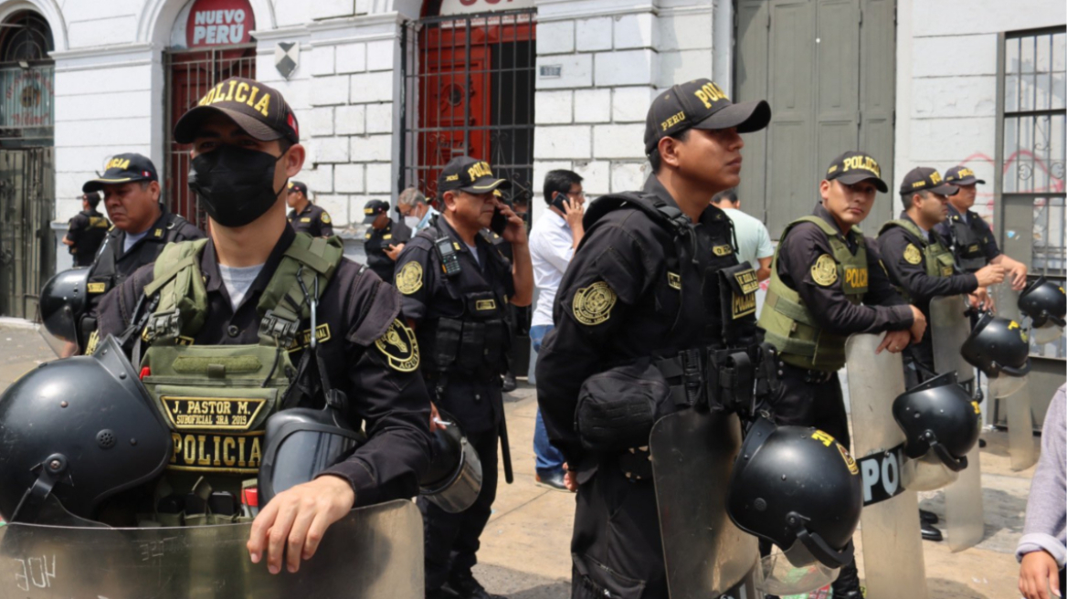Πολιτική κρίση στο Περού: Έξι συλλήψεις για διαφθορά, ανάμεσά τους τρεις αξιωματικοί της αστυνομίας