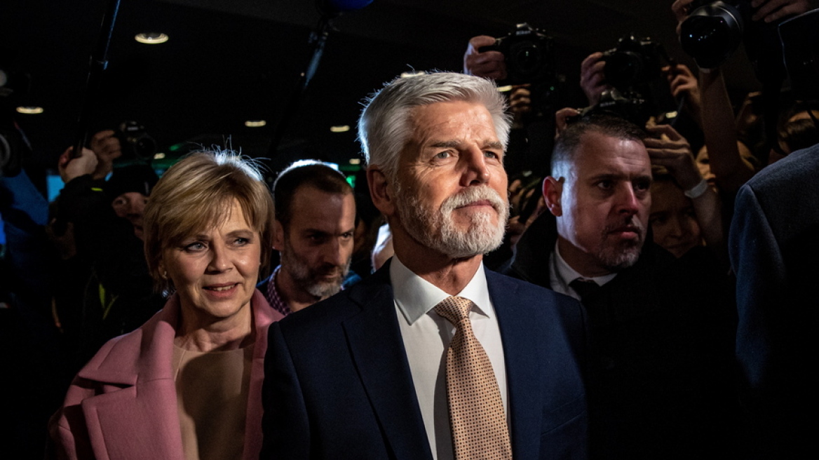 Τσεχία: Νίκη του Πετρ Πάβελ έναντι του Αντρέι Μπάμπις στις προεδρικές εκλογές