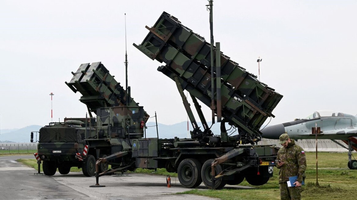 Πόλεμος στην Ουκρανία: Διαψεύδει η Ιταλία ότι αγοράζουν με τη Γαλλία πυραύλους Aster-30 για την Ουκρανία