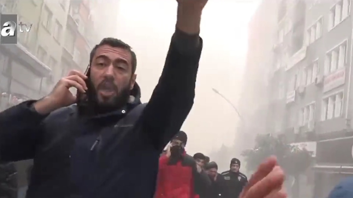 Τουρκία: Πανικός και ουρλιαχτά σε live μετάδοση την ώρα του μετασεισμού των 7,7 Ρίχτερ – Δείτε βίντεο