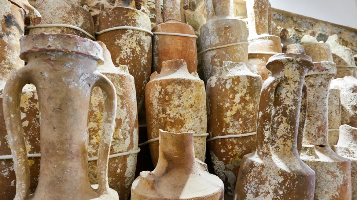 arouraios-image-vases