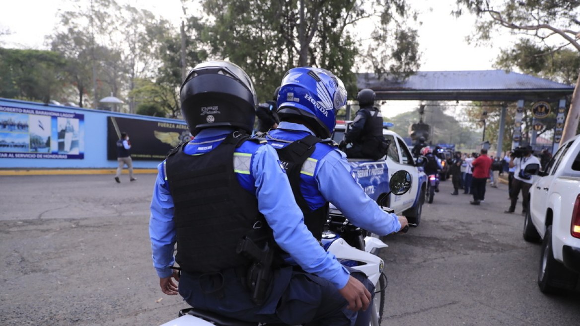 arouraios-image-honduran_police