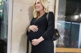 Ιωάννα Μαλέσκου: Με total black αποδεικνύει ότι μπορούμε να φορέσουμε μαύρο και στην εγκυμοσύνη