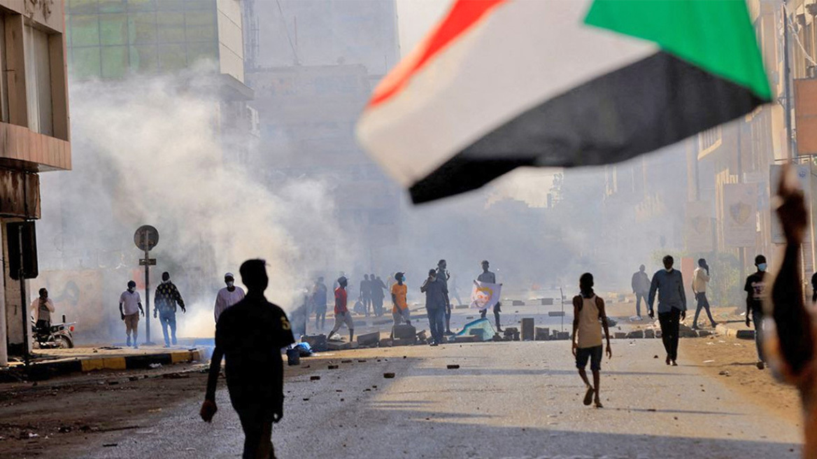 Εμφύλιος στο Σουδάν: Η Γαλλία ξεκίνησε την απομάκρυνση πολιτών και διπλωματικού προσωπικού