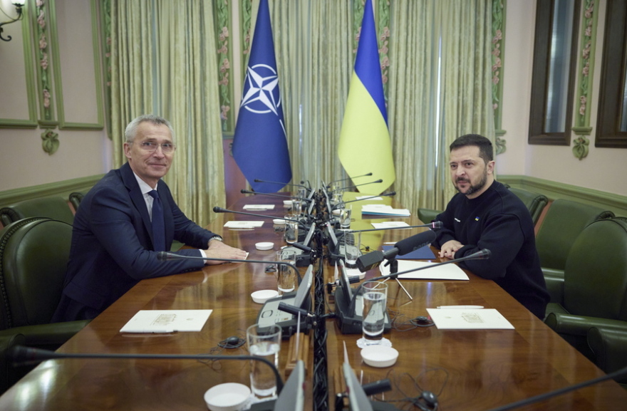 Ζελένσκι: Είναι ώρα το ΝΑΤΟ να προσκαλέσει την Ουκρανία στη Συμμαχία