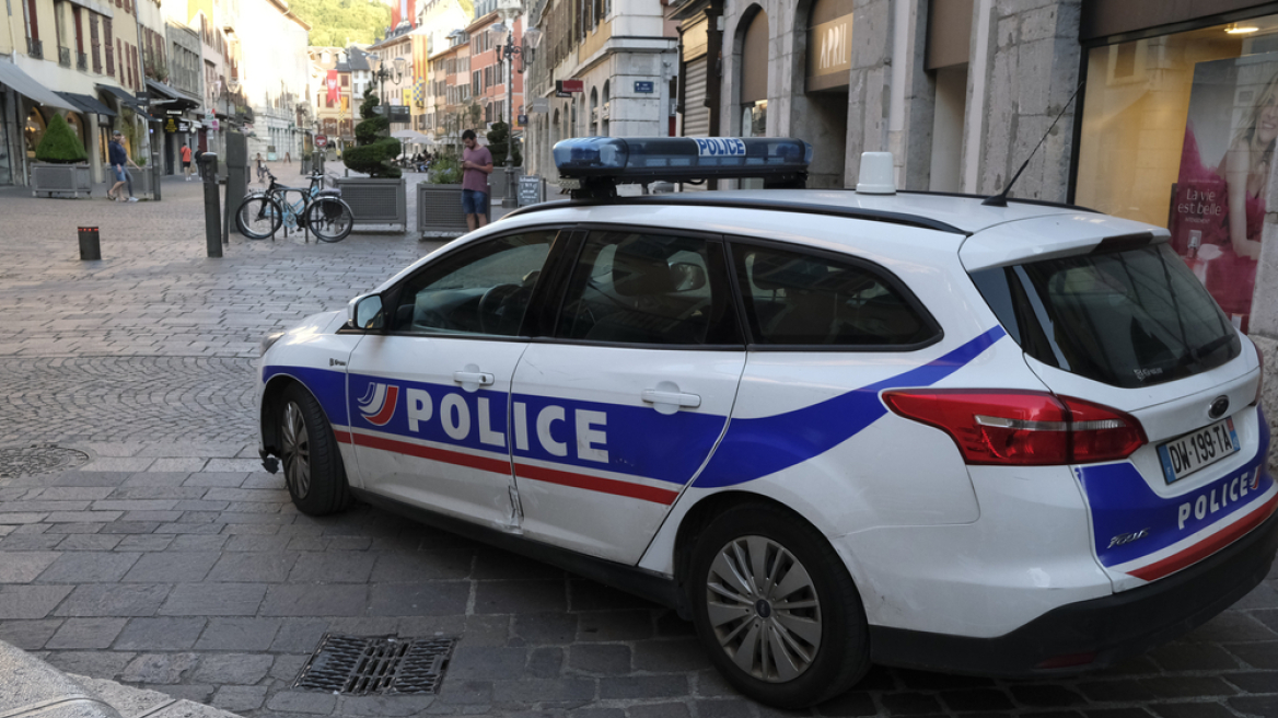 arouraios-image-france_police