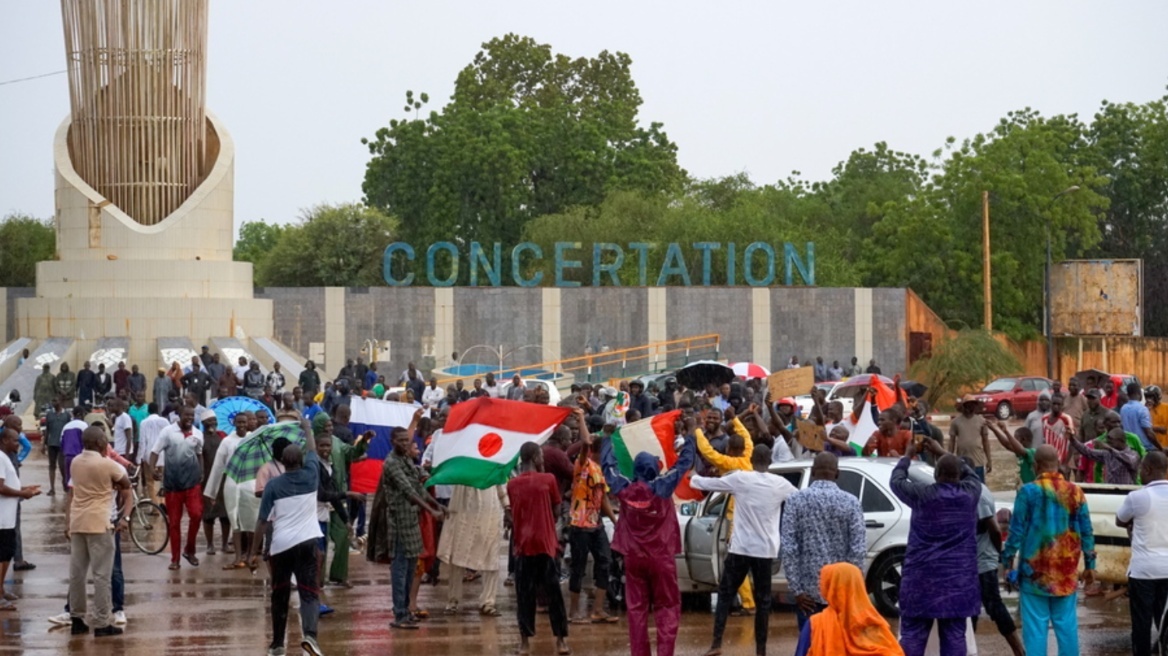 Πραξικόπημα στον Νίγηρα: Το υπουργείο Εσωτερικών απαγορεύει τις διαδηλώσεις