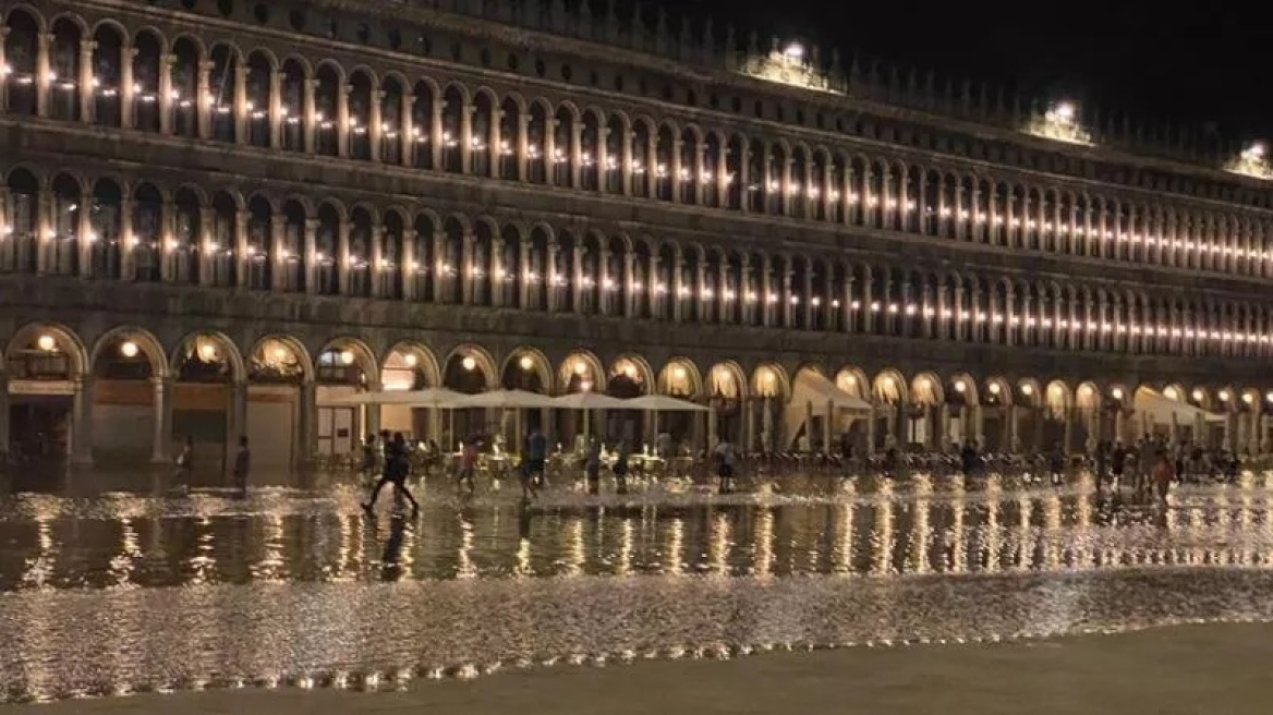 Ιταλία: Παλίρροια στη Βενετία – Πλημμύρισε μέρος της πλατείας του Αγίου Μάρκου – Βίντεο