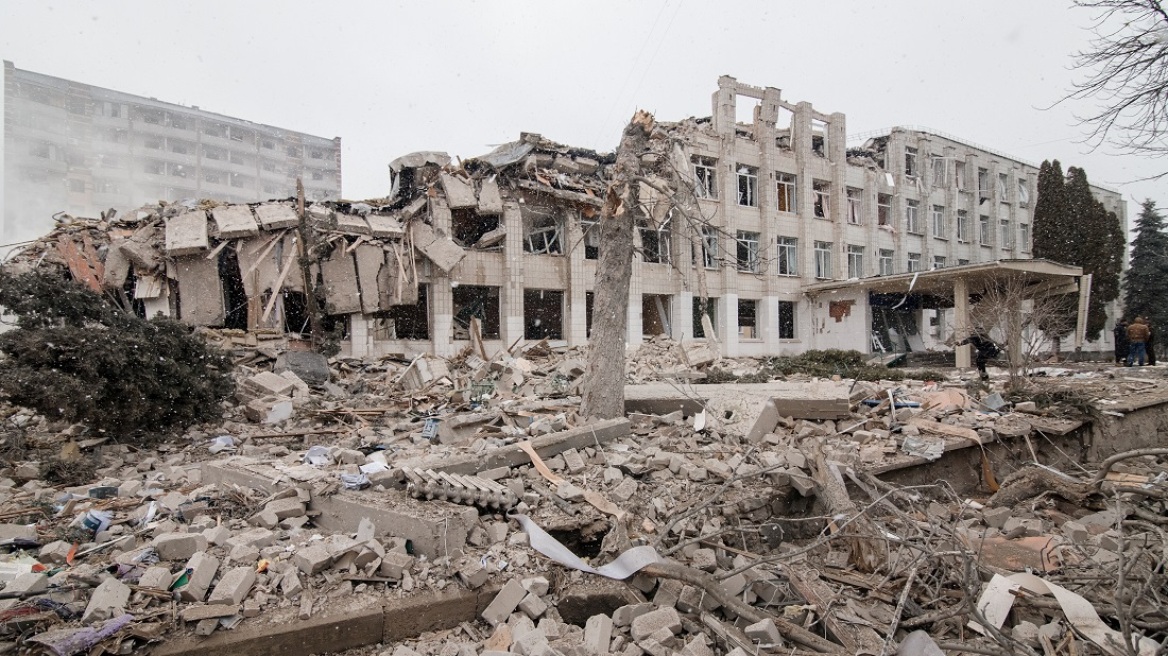 Πόλεμος στην Ουκρανία: Ένας νεκρός, 15 τραυματίες από ρωσικό πλήγμα στην πόλη Κρεμεντσούκ