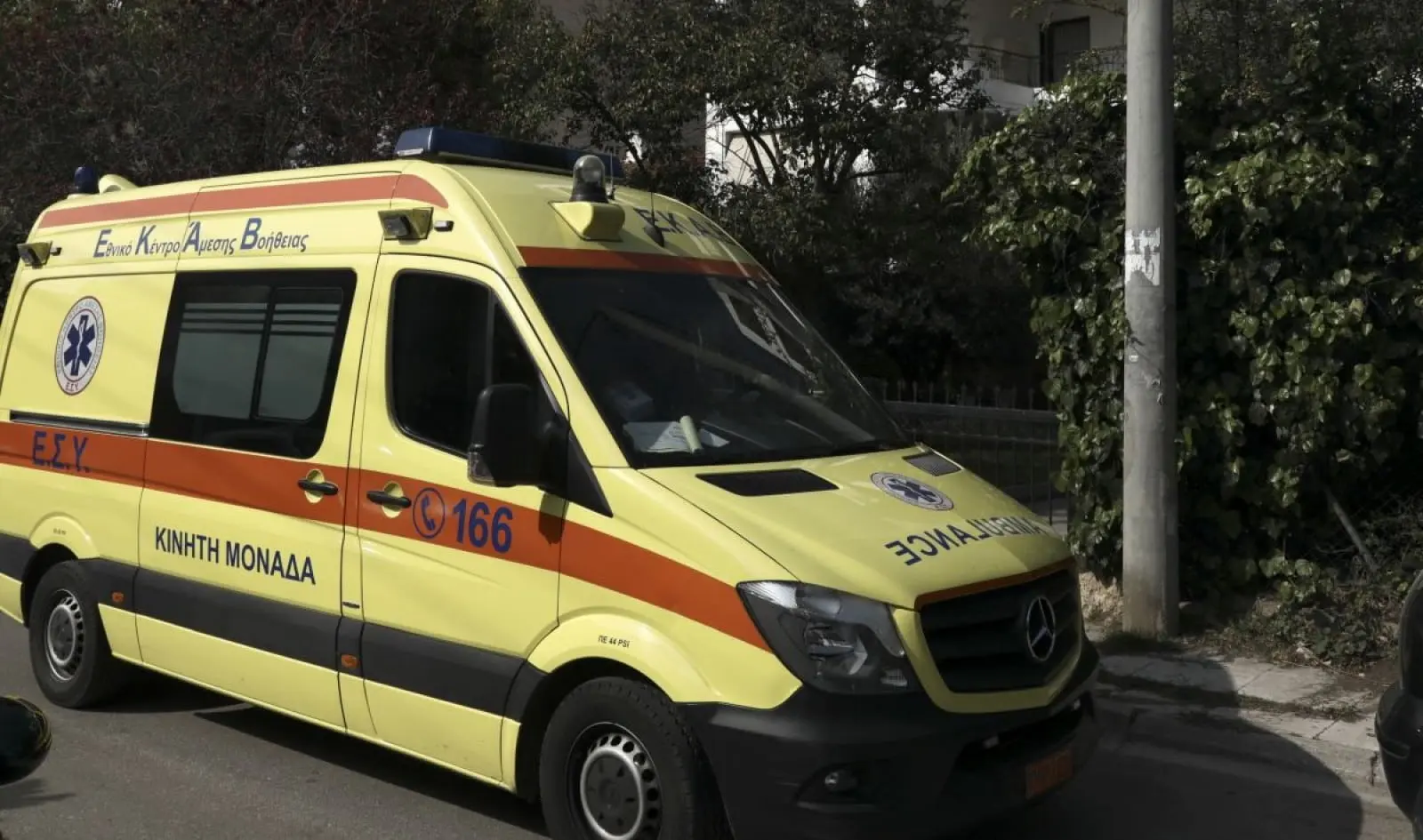 Λάρισα: 30χρονος έπεσε σε φρεάτιο 3 μέτρων – Μεταφέρθηκε στο νοσοκομείο