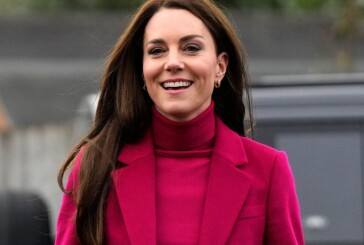 Φούξια στο φούξια: Η Kate Middleton δεν φοβάται το χρώμα και επιλέγει ένα statement παλτό
