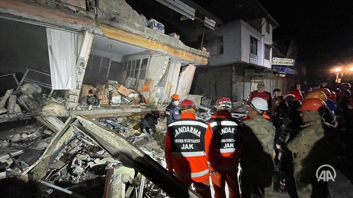 Σεισμός Τουρκία: Στους 6 οι νεκροί από τις νέες δονήσεις