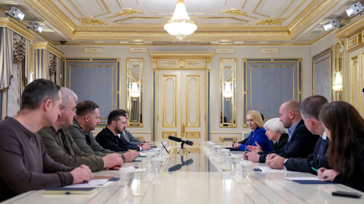 Ουκρανία: Αιφνιδιαστική επίσκεψη της Αμερικανίδας υπουργού Οικονομικών στο Κίεβο – Δείτε βίντεο και φωτογραφίες