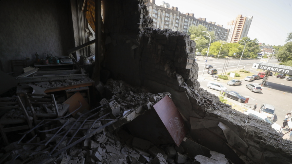 Πόλεμος στην Ουκρανία: Έκτη αεροπορική επιδρομή της Ρωσίας στο Κίεβο αυτόν τον μήνα